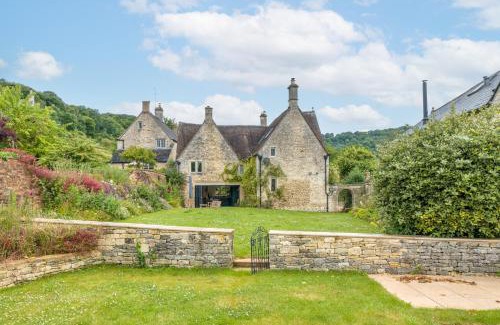 Stroud House | The Mill House - Beautiful 4BD Family Home!