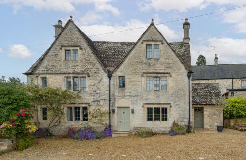 Stroud House | The Mill House - Beautiful 4BD Family Home!