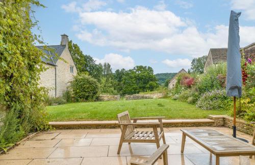 Stroud House | The Mill House - Beautiful 4BD Family Home!