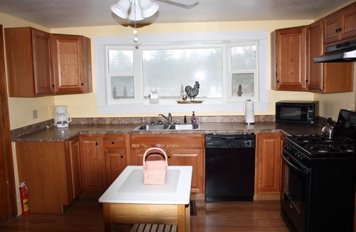Posen House | The Mill House, year around Country Home & Historic Grist mill w/2 Kayaks