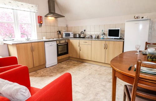 Somersal Herbert Cottage | THE MILL WHEEL, romantic, character holiday cottage in Doveridge