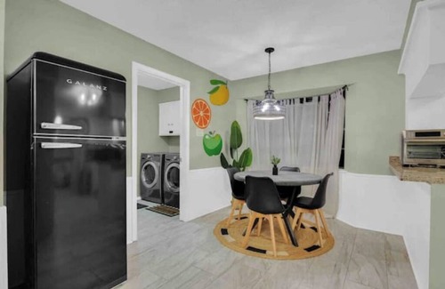 Deer Park House | The Millionaire club-amazing pool- Hot tub - outdoor shower & bar-5BR-game roomn