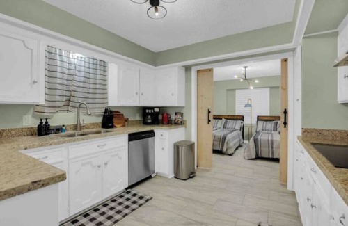 Deer Park House | The Millionaire club-amazing pool- Hot tub - outdoor shower & bar-5BR-game roomn