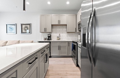Boise Condo | The *Minimalist's Escape* near Greenbelt & Winery with HOT TUB!