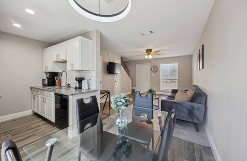 South Arlington Apartment | The Mirage 276 I Comfy 2 Bed 1.5 Bath