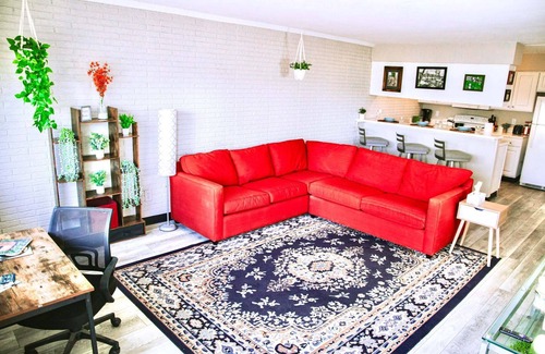 Coralville Apartment | The Mirage, in beautiful Coralville with AC, WiFi. Enjoy your stay