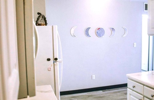 Coralville Apartment | The Mirage, in beautiful Coralville with AC, WiFi. Enjoy your stay