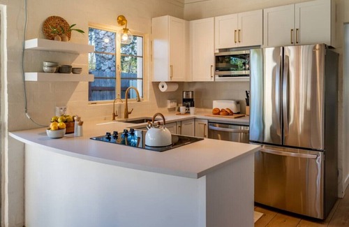 Montecito House | The Miramar Oasis: Plunge Pool 2 Blocks to Beach