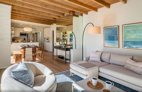 Montecito House | The Miramar Oasis: Plunge Pool 2 Blocks to Beach