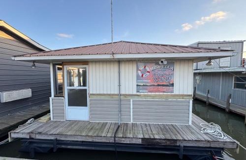 Venice Boat Rental | The Miss Ella Houseboat