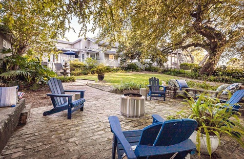 Biloxi House | The Missing Pines Bungalow - King Suite in the heart of OS!