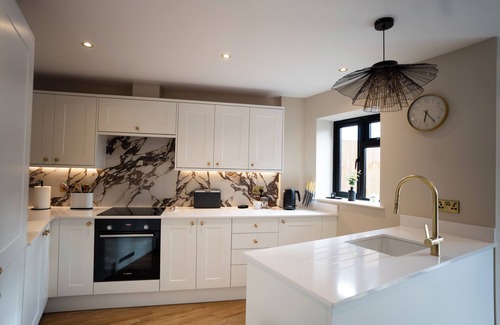 Olton House | The Moat House - Ideal for NEC, HS2, Solihull & Birmingham City Centre
