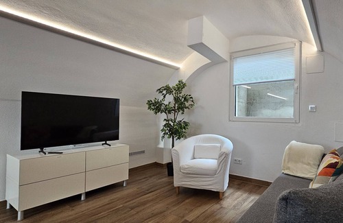 Stuttgart Apartment | The Modern Cave Lodge