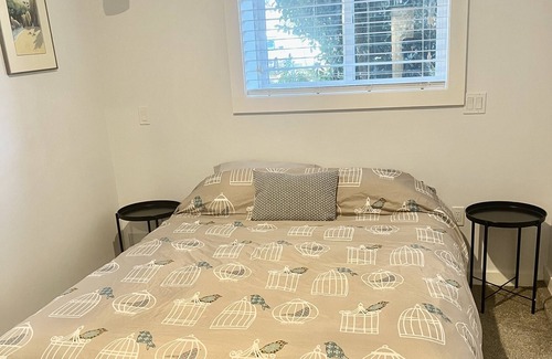 Comox Apartment | The Modern Comox Suite