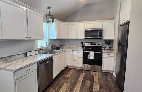 De Kalb Cottage | The Modern Farmhouse Cottage