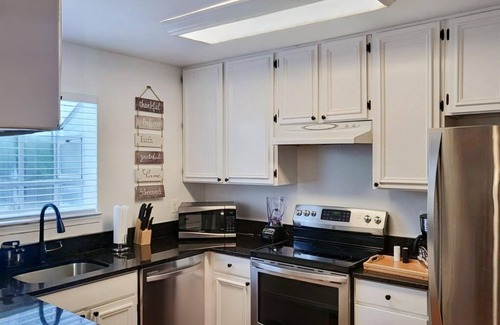 Hybla Valley House | The Modern Gem, Alexandria