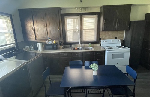 St. Marys House | The Modern Gem with GAME ROOM! Pet friendly