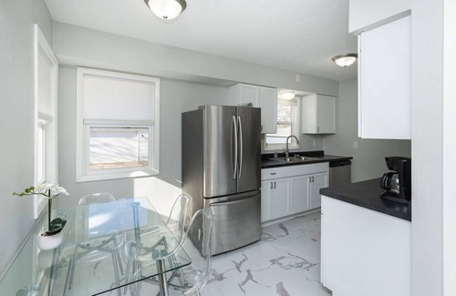 Berwick House | The Modern Getaway - Entire house in Des Moines