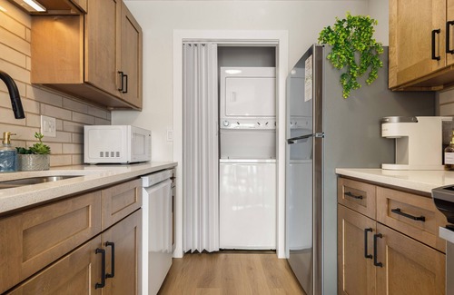 Loves Park Apartment | The Modern Haven-3 beds, excellent location in peaceful Loves Park