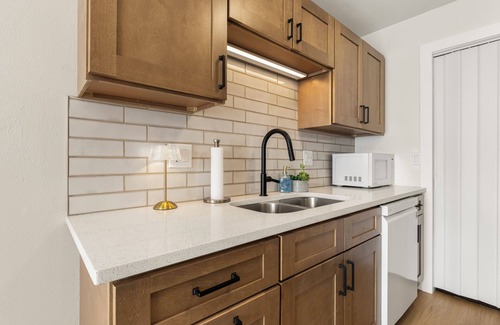 Loves Park Apartment | The Modern Haven-3 beds, excellent location in peaceful Loves Park