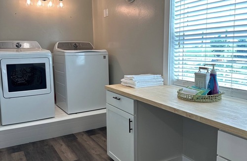 Burley Apartment | The Modern Loft - Spacious & New
