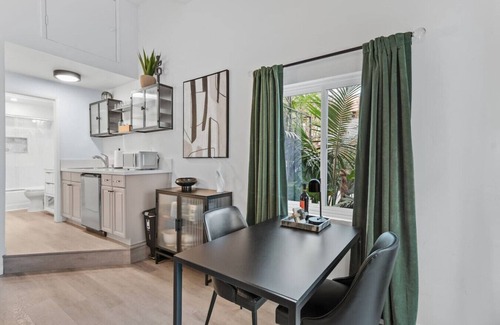 Point Loma House | The Modern Studio Escape
