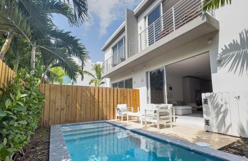 Southwest Coconut Grove House | The Modernista 1 - Luxury Villa with Private Pool