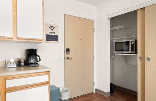 Paradise Apartment | The Modoc | Stylish Stay in Paradise