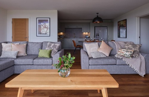 Chittlehamholt Cottage | The Mole Resort sleeps 6 guests in 3 bedrooms