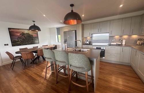 Chittlehamholt Cottage | The Mole Resort that sleeps 6 guests in 3 bedrooms