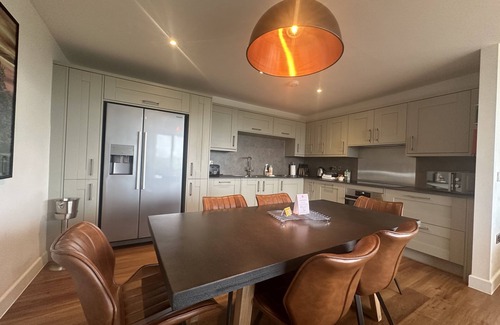 Chittlehamholt Cottage | The Mole Resort that sleeps 6 guests in 3 bedrooms