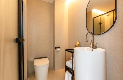 Tianhe Hotel | The Moment Hotel