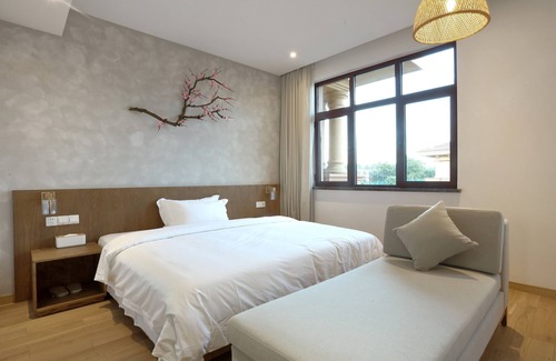 Xinbei Hotel | The Moment We Met