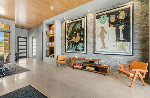 Yucca Valley House | The Monarch by Fieldtrip New Luxury Estate with Pool Spa Resort Amenities