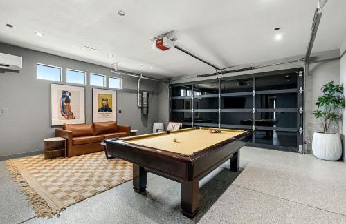 Yucca Valley House | The Monarch by Fieldtrip New Luxury Estate with Pool Spa Resort Amenities