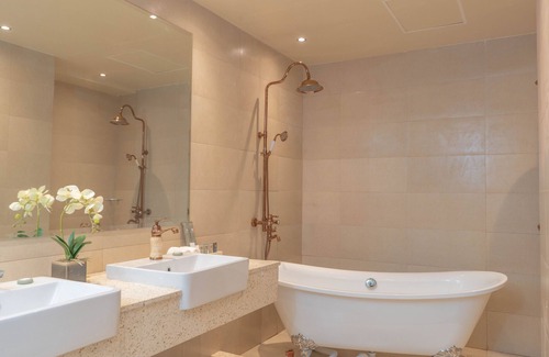 Calasiao Hotel | The Monarch Hotel