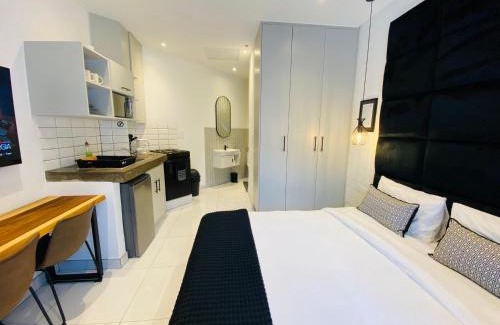 Downtown Johannesburg Apartment | The Monochrome Apartment 209 - Urban Chic Escape - Open Plan Bathroom with Bathtub