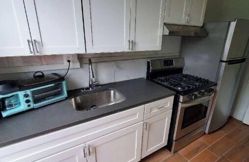 Bedford-Stuyvesant Apartment | The Monroe Queen Bedroom Suite- Entire Unit