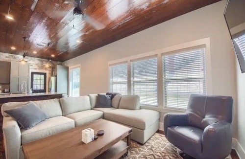 Downtown San Antonio Apartment | The Monty #3-Luxury, Downtown, near the River Walk