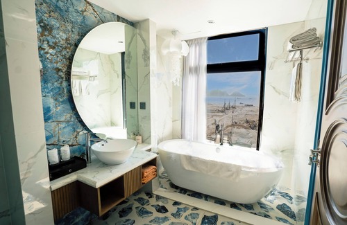 Cat Hai Hotel | The Moon Boutique Hotel Cat Ba