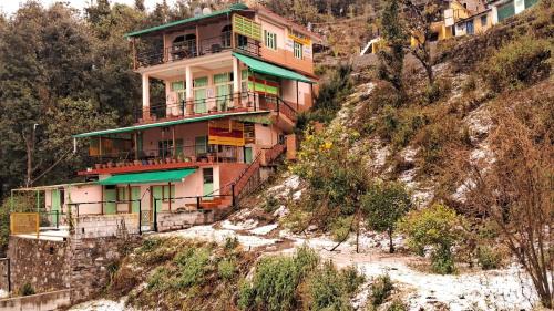 Amritpur Bed & Breakfast | The Moon Light Home stay
