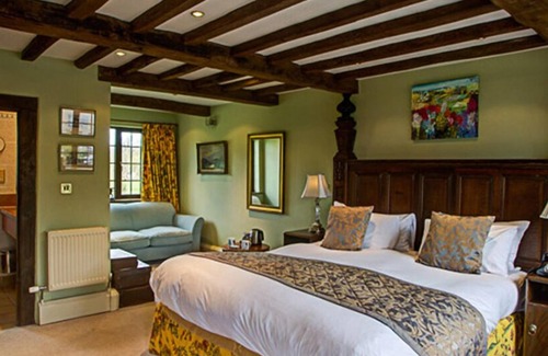 Trowle Common Hotel | The Moonraker Hotel