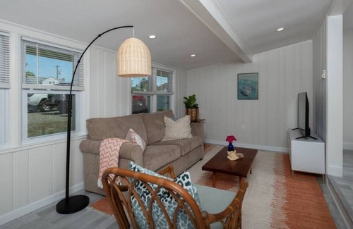 Westbrook Center Cottage | The Moonstone Cottage · Cozy + Walk to the Beach!