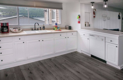 Hammondsport Cabin | The Mooring on Keuka Lake is a great space for family and friends alike!