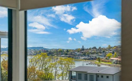 Two Mile Bay Apartment | The Moorings Apartment 3 - Walk to the Lake!