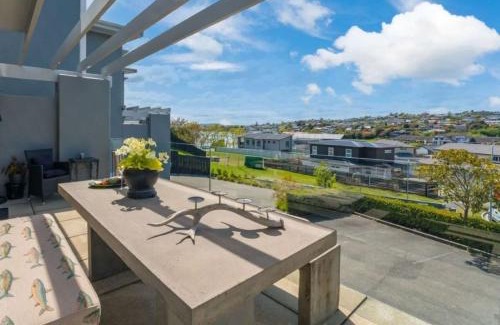 Two Mile Bay Apartment | The Moorings Apartment 3 - Walk to the Lake!
