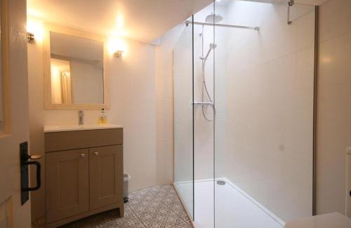 Hope-Cove House | The Moorings, Hope Cove, overlooking the beach