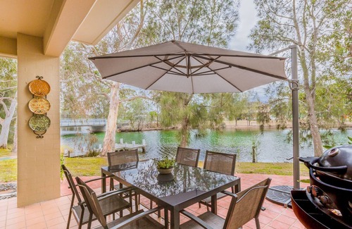 Sussex Inlet House | The Moorings No. 1 Luxury Waterfront