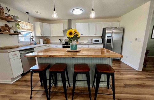 Mc Dougal House | The Morning Glory - Country Cottage