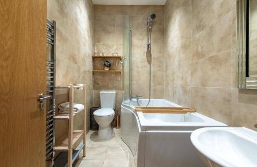 Canterbury Apartment | THE MOST CENTRAL Apartment in Canterbury Stunning Interiors, fully equipped, City Views and Free WiFi!